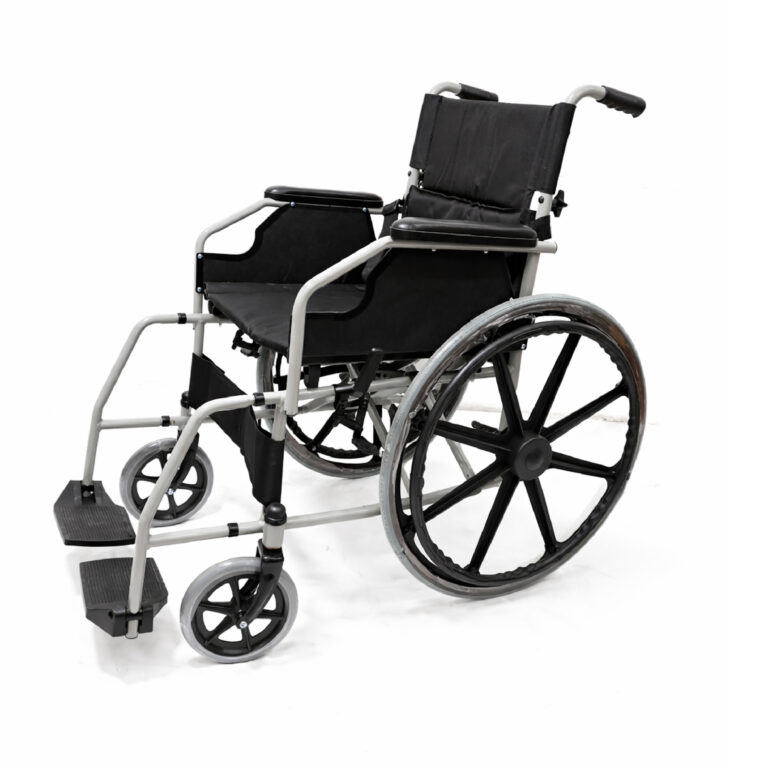 Silla de ruedas estándar institucional doble cruceta HE602